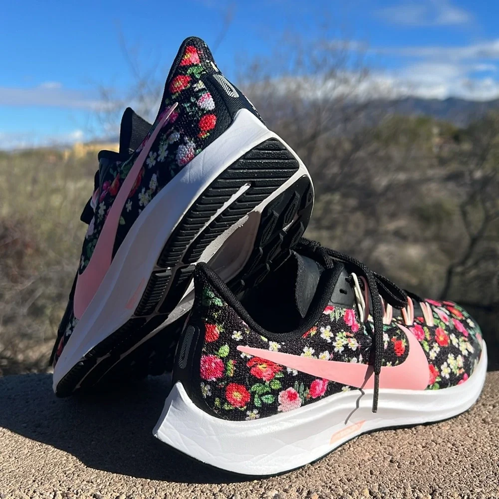 Nike Women's Floral Black Pink Running Sneakers - Picture 2 of 16